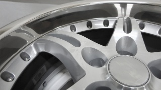 geschliffen und hochglanzpoliert